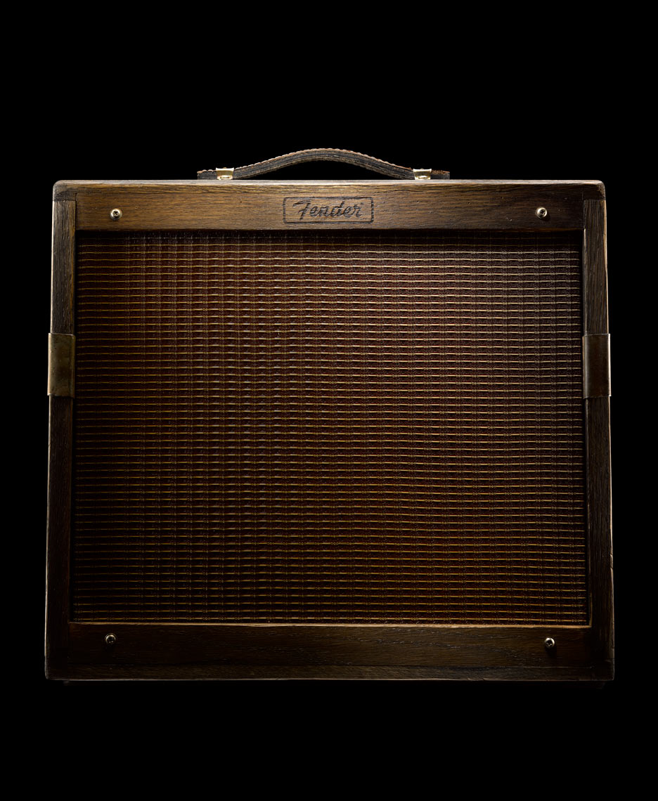 Guitar_Aficionado_April_29_2015_fender_amp_ret
